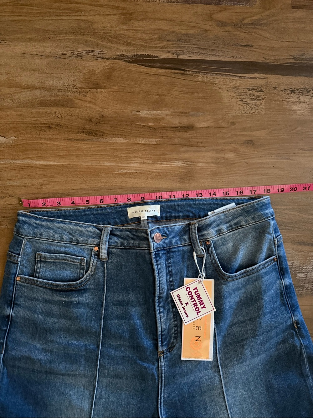 High-Rise Wide-Leg Jeans in Faded Blue - Picture 6 of 9